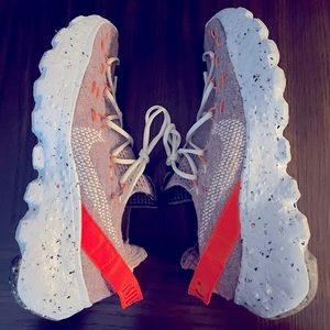 NIKE Space HIPPIE 04. Orange/ photon dust. W. 8.5